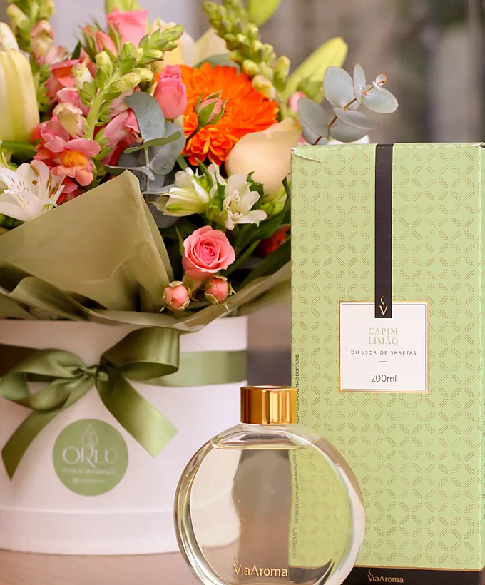 Arranjo floral delicado para ambientes e presentes corporativos